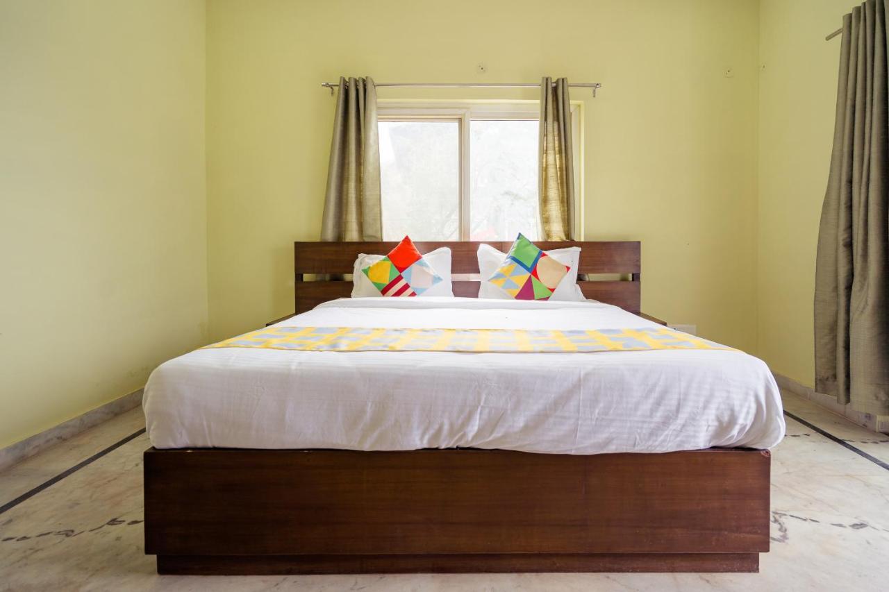 SPOT ON 40739 Nandi Palace SPOT Hotel Mumbai Bagian luar foto